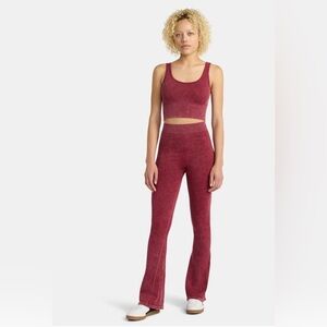 No Boundaries Women’s two-piece activewear - size medium (runs small)